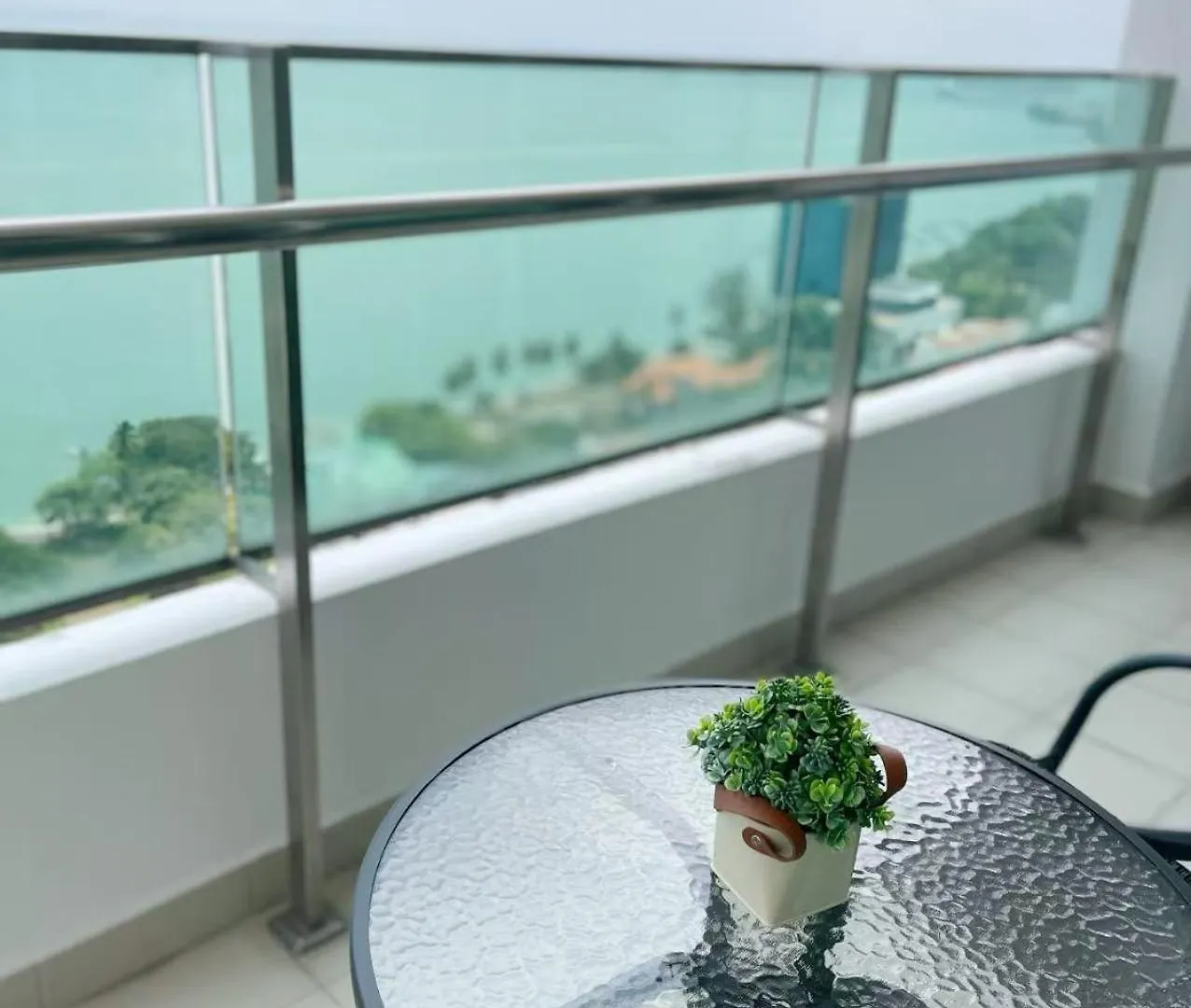 Apartament Mansion One 2R2B Seaview Up To 10 Pax George Town